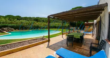 9 room house in Lower Empordà, Spain