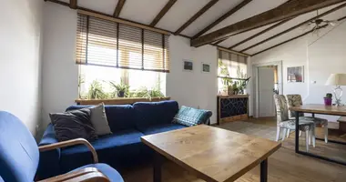 Mieszkanie 5 pokojów w Warszawa, Polska