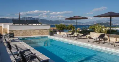 3 bedroom house in Grad Trogir, Croatia
