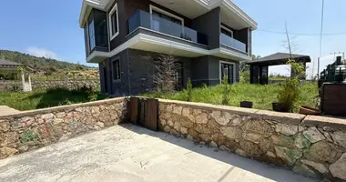 Villa 4 bedrooms in Mezitli, Turkey