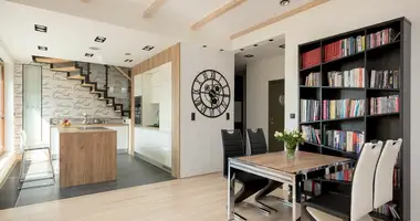 Wohnung 5 zimmer in Warschau, Polen