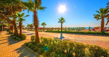 COMMERCIAL SPACE FOR SALE FIRST LINE BY THE SEA QERRET  w Golem, Albania