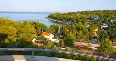 Hôtel 700 m² dans Murter, Croatie