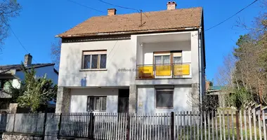 4 room house in Tolna, Hungary