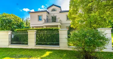 Mansion 4 bedrooms in gmina Lomianki, Poland