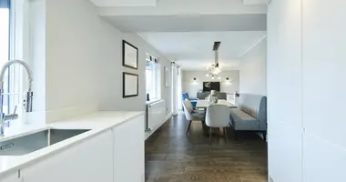 2 bedroom apartment in London, United Kingdom