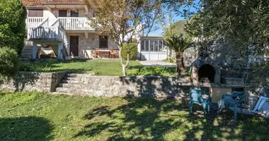 Дом 4 спальни в Тиват, Черногория