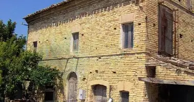 Casa 9 habitaciones en Terni, Italia