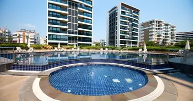3 bedroom apartment in Konyaalti, Turkey