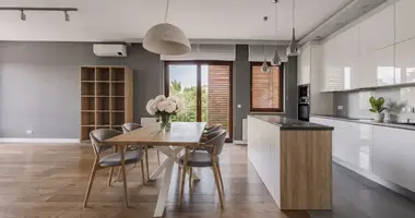 4 bedroom apartment in Warsaw, Poland