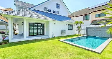 Дом 4 спальни в Huai Yai, Таиланд