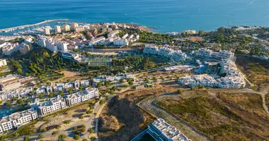 3 bedroom apartment in Estepona, Spain
