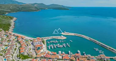 Mieszkanie 4 pokoi w Lustica, Czarnogóra