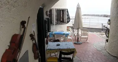 Apartamento 6 habitaciones en Liguria, Italia