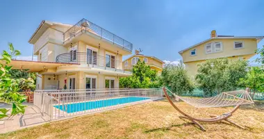 Villa 5 bedrooms in Alanya, Turkey