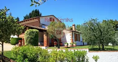Villa 3 bedrooms in Poggibonsi, Italy