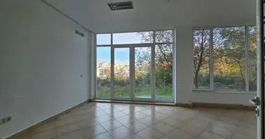 Gewerbefläche 650 m² in Tirana, Albanien