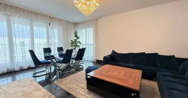 Квартира 3 комнаты в Варшава, Польша