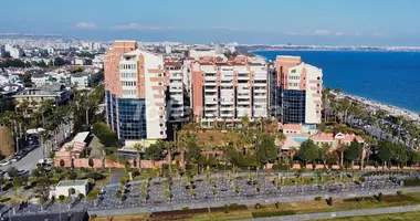 2 bedroom apartment in Konyaalti, Turkey