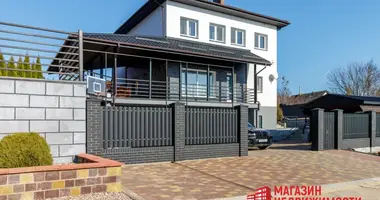 Casa 4 habitaciones en Abuchauski sielski Saviet, Belarús