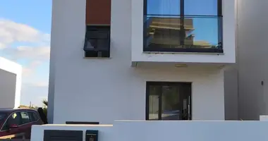 Villa 3 chambres dans Demos Agiou Athanasiou, Chypre