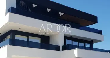 Mieszkanie 3 pokoi w Krk, Chorwacja