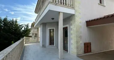 Maison 4 chambres dans Mouttagiaka, Chypre