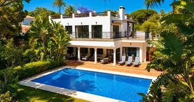 6 bedroom house in Artola, Spain
