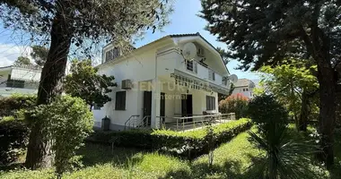 Villa 6 habitaciones en Golem, Albania