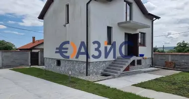 Casa 4 habitaciones en Stratsin, Bulgaria
