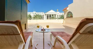 2 bedroom apartment in Miraverde, Spain