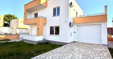 Villa 4 bedrooms in Ulcinj, Montenegro