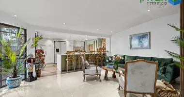 7 room apartment in Rishon LeZion, Israel