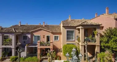 2 bedroom apartment in Benahavis, Spain