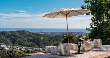 6 bedroom house in Spain