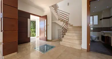 Casa 4 habitaciones en Demos Agiou Athanasiou, Chipre