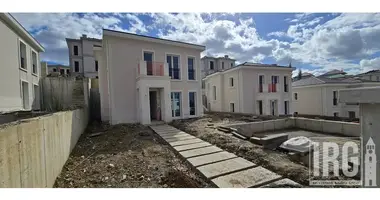 Villa 3 bedrooms in Farke e Madhe, Albania