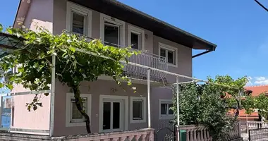Dom 3 pokoi w Tivat, Czarnogóra