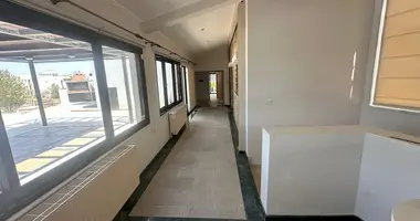 5 bedroom house in Yeroskipou, Cyprus