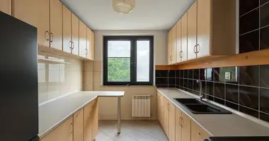 Mieszkanie 2 pokoi w Warszawa, Polska