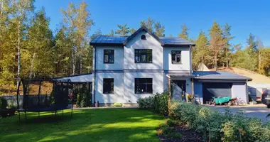 Haus 5 zimmer in Riga, Lettland