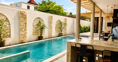 Villa 3 bedrooms in Legian, Indonesia