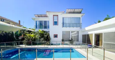 Villa 4 bedrooms in Girne Belediyesi, Northern Cyprus