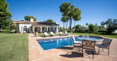 5 bedroom house in Dos Hermanas, Spain