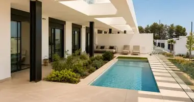 4 bedroom apartment in Benalmadena, Spain