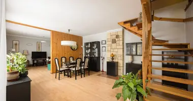 Casa en Varsovia, Polonia