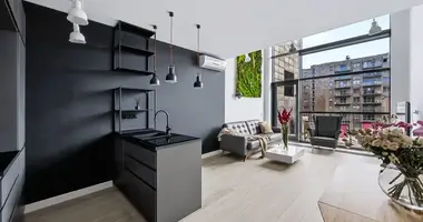 Commercial property 69 m² in Warsaw, Poland
