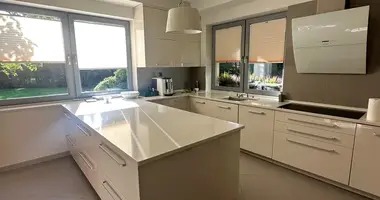 Casa 7 habitaciones en Pomiechowek, Polonia