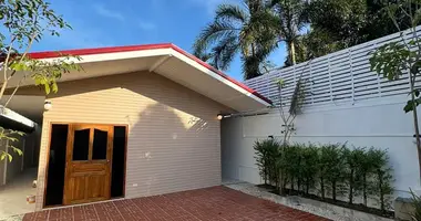 Maison 2 chambres dans Huai Yai, Thaïlande