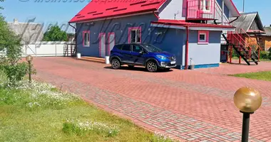 Casa en Kamieniuki, Belarús